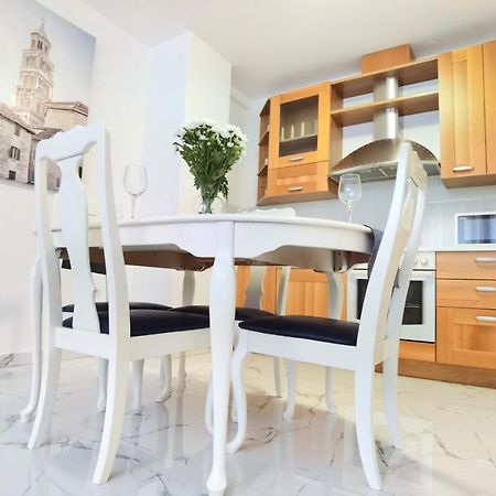Apartments Andrea สปลิท ภายนอก รูปภาพ