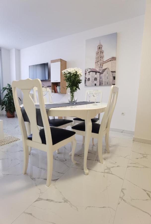 Apartments Andrea สปลิท ภายนอก รูปภาพ