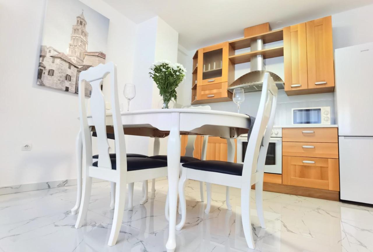 Apartments Andrea สปลิท ภายนอก รูปภาพ