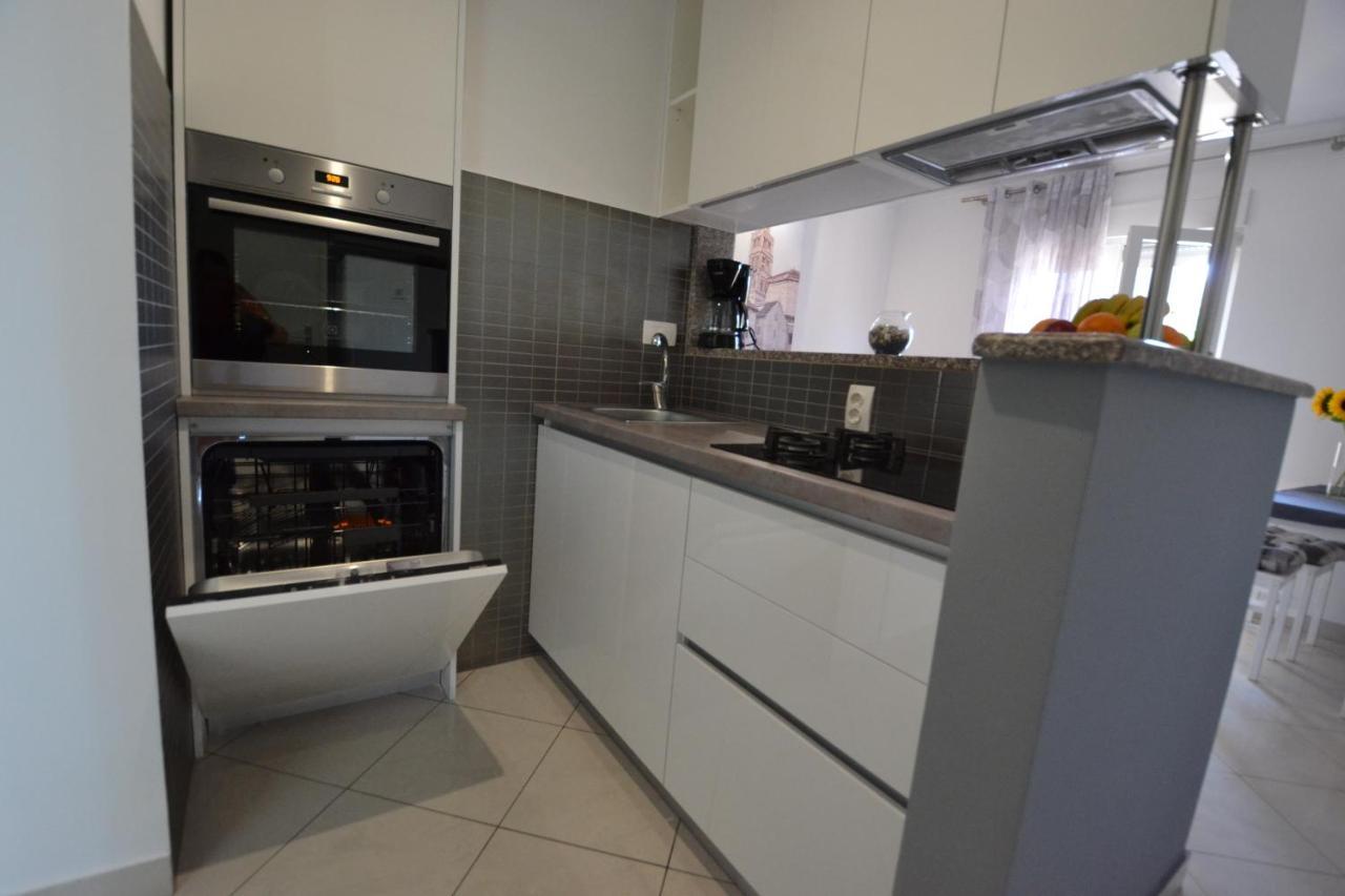 Apartments Andrea สปลิท ภายนอก รูปภาพ