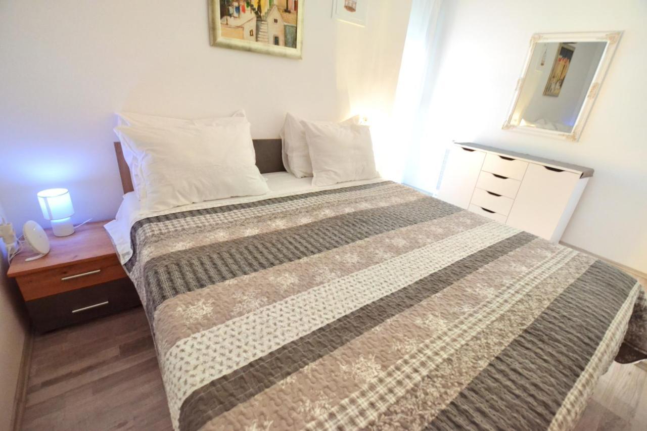 Apartments Andrea สปลิท ภายนอก รูปภาพ
