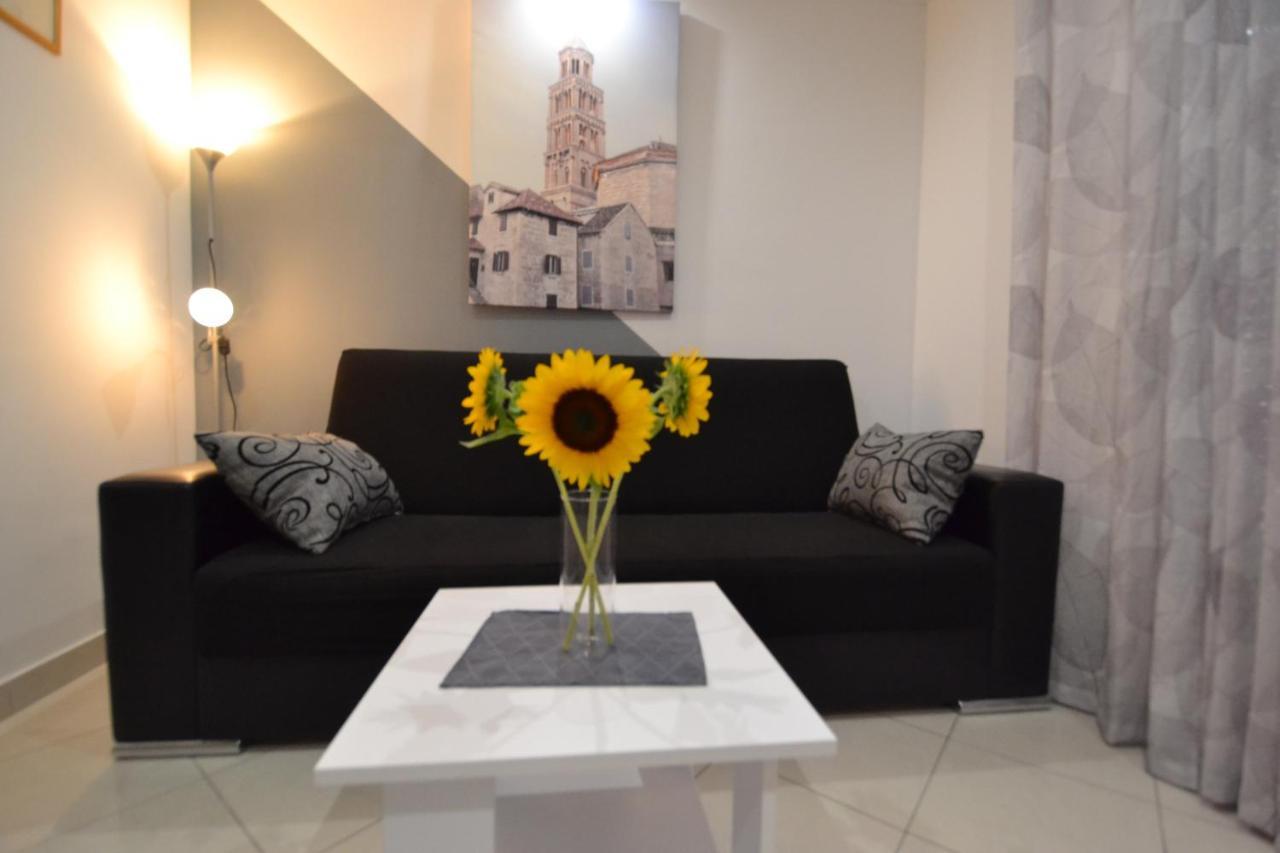 Apartments Andrea สปลิท ภายนอก รูปภาพ